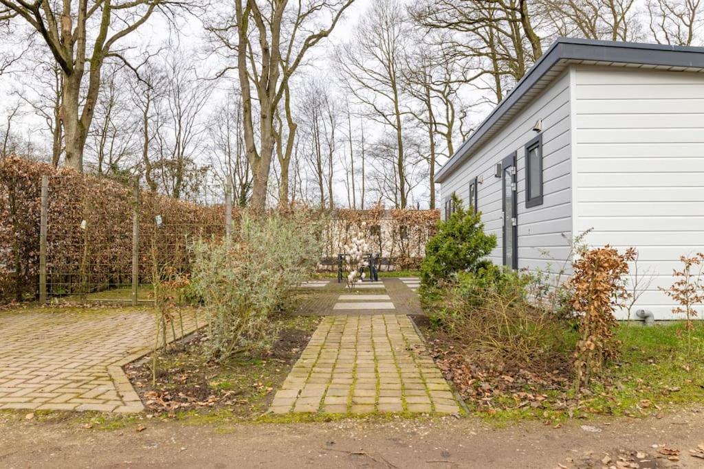 Gezellig Modern Chalet Midden Op De Veluwe Epe Bagian luar foto