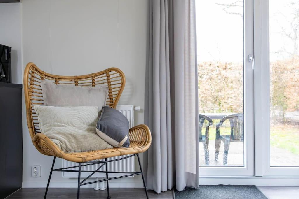 Gezellig Modern Chalet Midden Op De Veluwe Epe Bagian luar foto