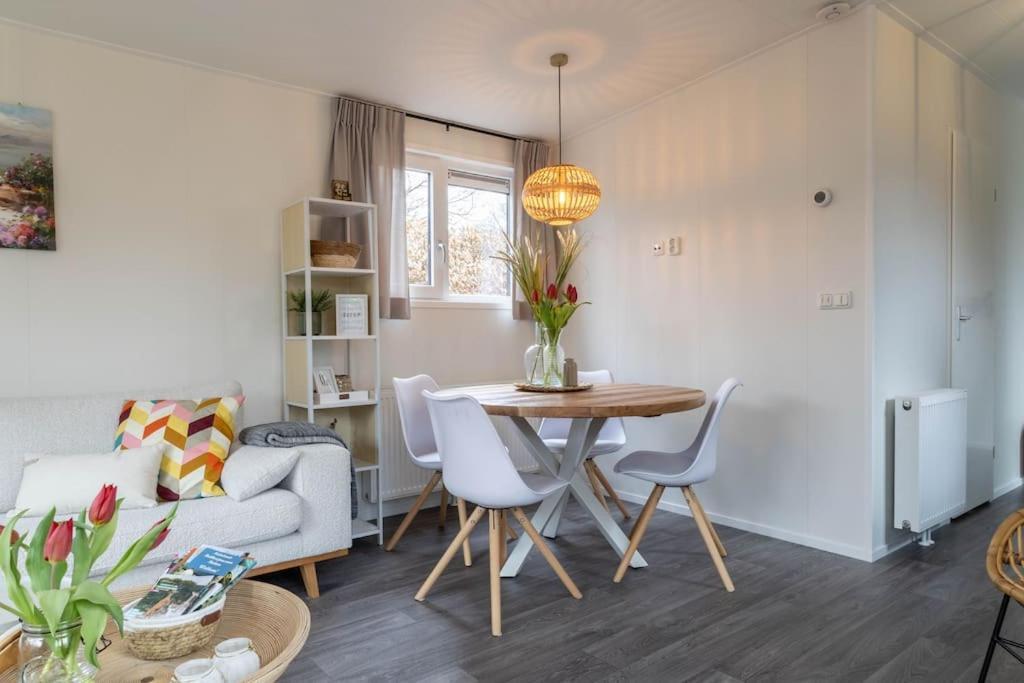 Gezellig Modern Chalet Midden Op De Veluwe Epe Bagian luar foto